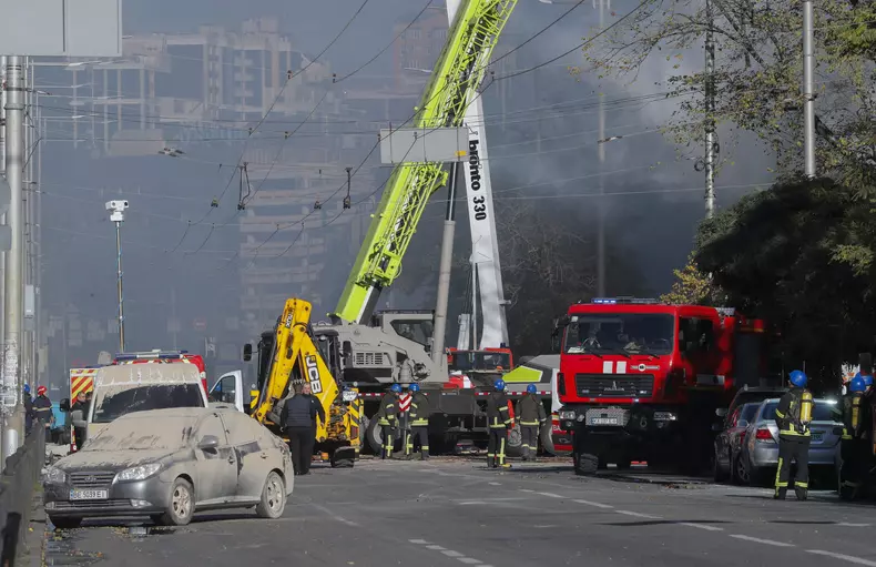 Several explosions hit the Ukrainian capital Kyiv