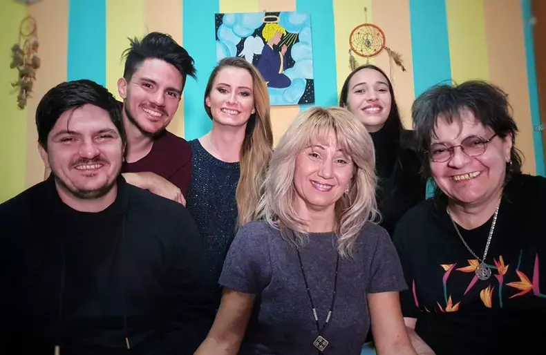 Edy si Paul Iorga împreună cu părinții lor, Paula și Leo Iorga