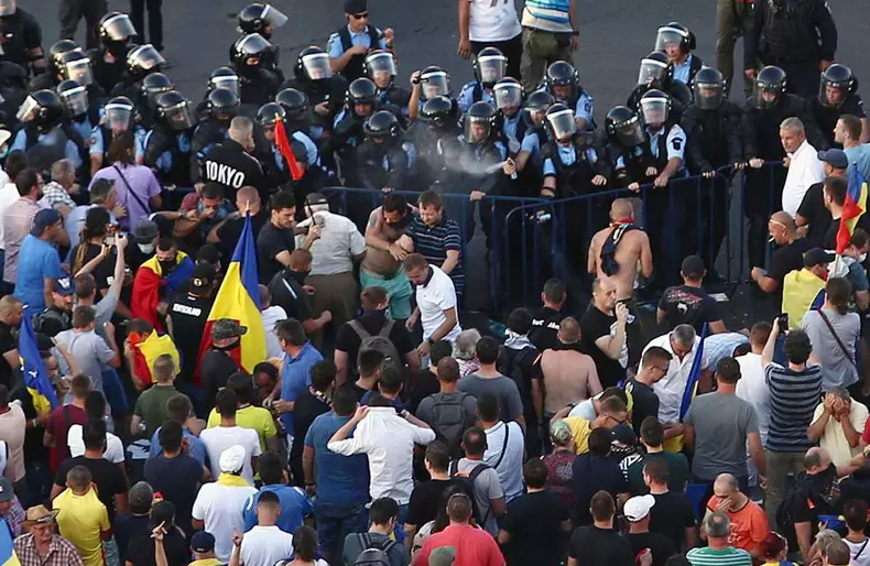5 luni până la prescrierea faptelor în „Dosarul 10 August”. Foștii șefi ai Jandarmeriei, audiați după 8 ani de la violențele din Piața Victoriei- (3)