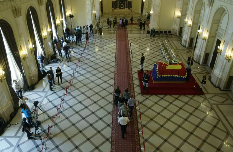 regina ana palatul regal (3)