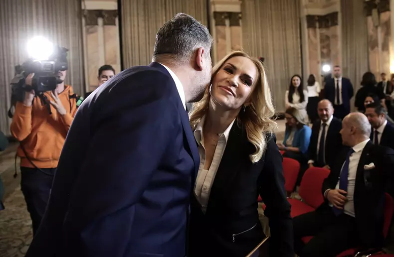 comasare-alegeri-nicolae-ciuca-marcel-ciolacu-foto-dumitru-angelescu-20