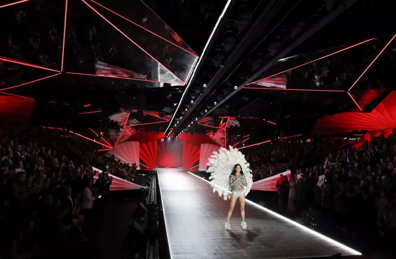 Runway - Victoria's Secret Fashion Show 2018
