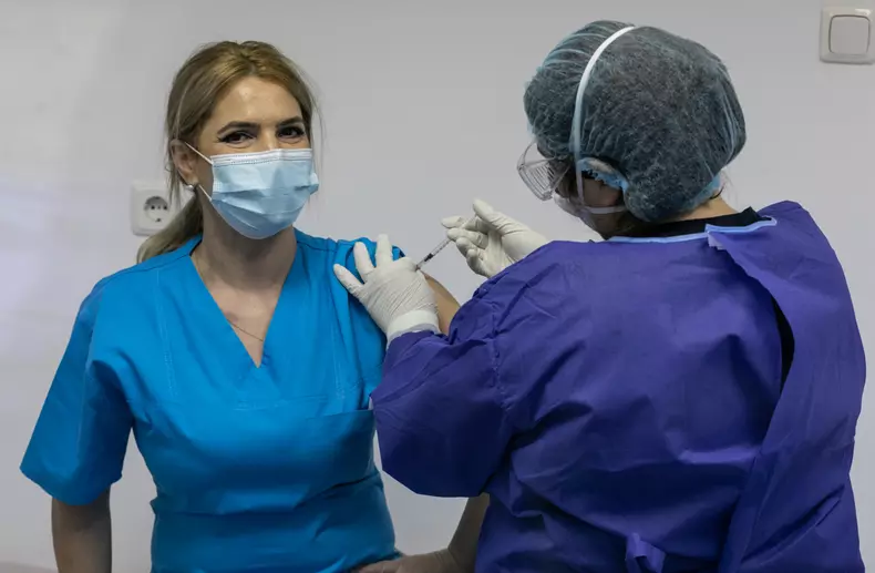 vaccinare anti-covid_vlad chirea