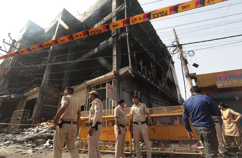 At least 27 killed in commercial building fire outside Delhi