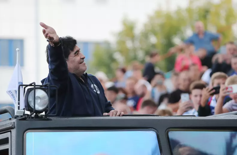 Maradona arrives in Brest