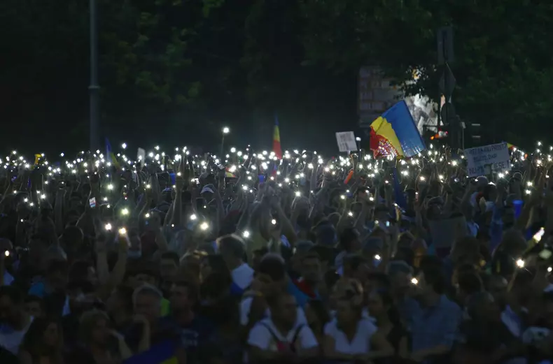 miting piata victoriei vlad chirea 24