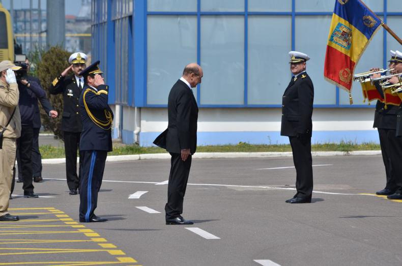 BAsescu_vizita_nava_sua___11_.JPG