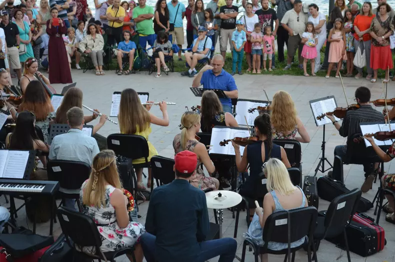 Sunset Sea-mphony, seara 1 (2)