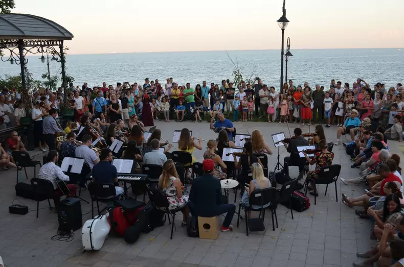 Sunset Sea-mphony, seara 1 (3)