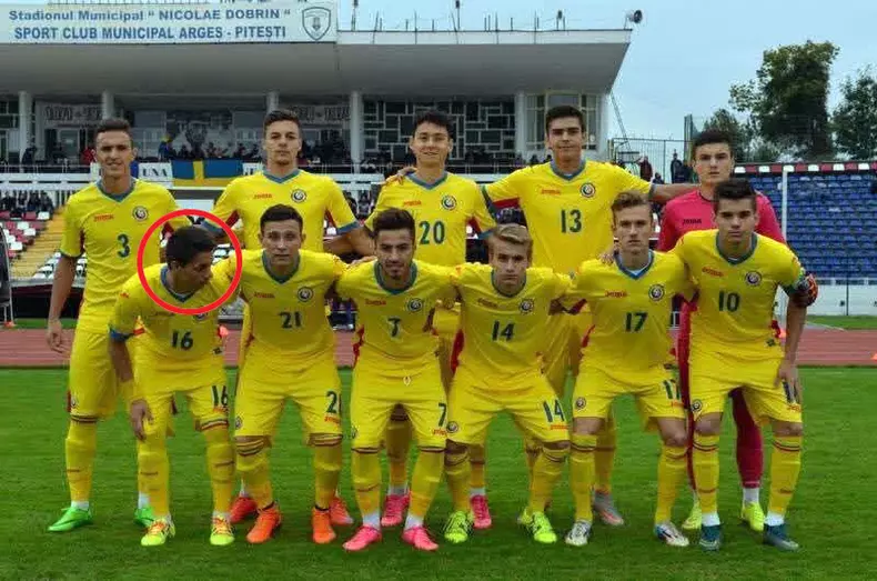 1. Tony Kanalos, primul din stânga jos, la U17. Dreapta jos, Ianis Hagi  -