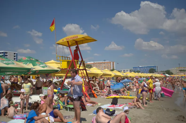 SKP_5787.NEF_1584x1050