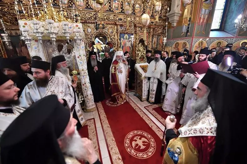 sarbatoare la manastirea Putna_patriarhul daniel (1)