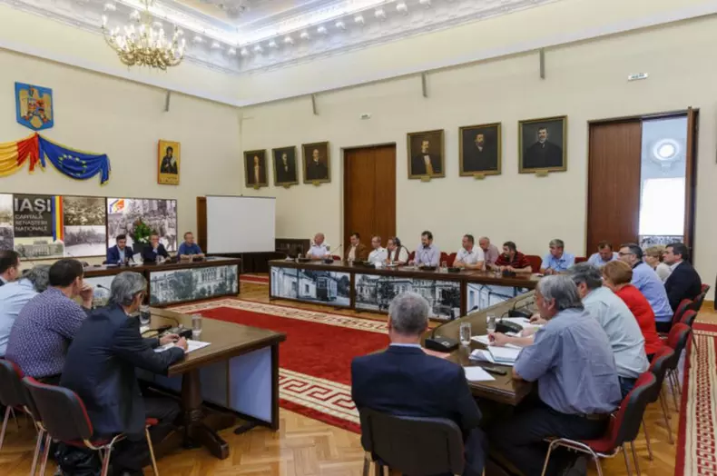 Alunecare de teren în Iași (2)