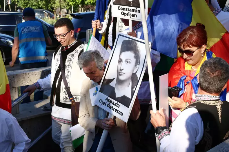 marsul pentru eroii neamului (3)