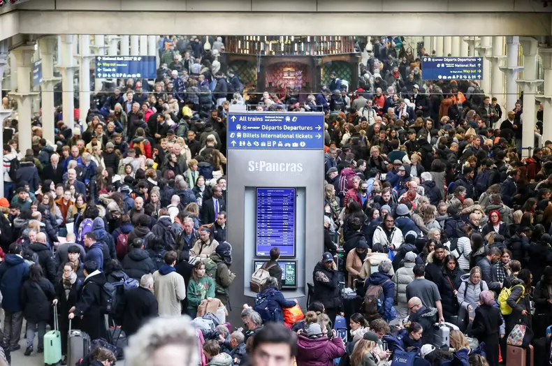 Overcrowding at London St Pancras International station, London, UK - 21 Dec 2023