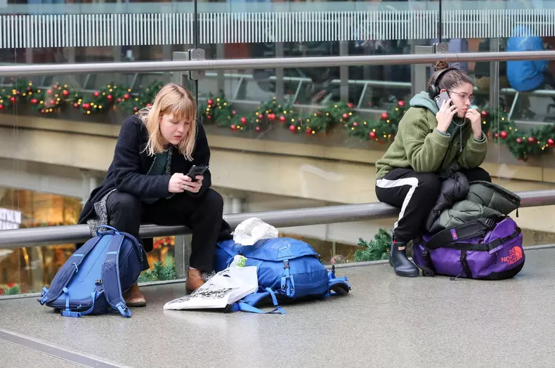 Overcrowding at London St Pancras International station, London, UK - 21 Dec 2023