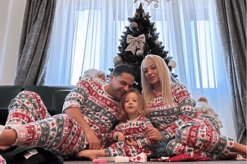 Augustin Viziru, Oana si fetita lor Maria de Craciun