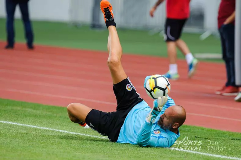 35435954_574362986312334_4949801374570250240_n