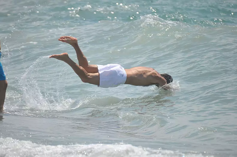 Gianluigi Buffon on the beach with friends