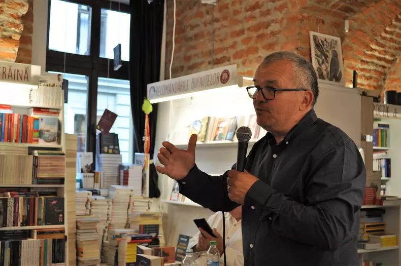 1 Ioan-T-Morar-Foto-La-Doua-bufnite