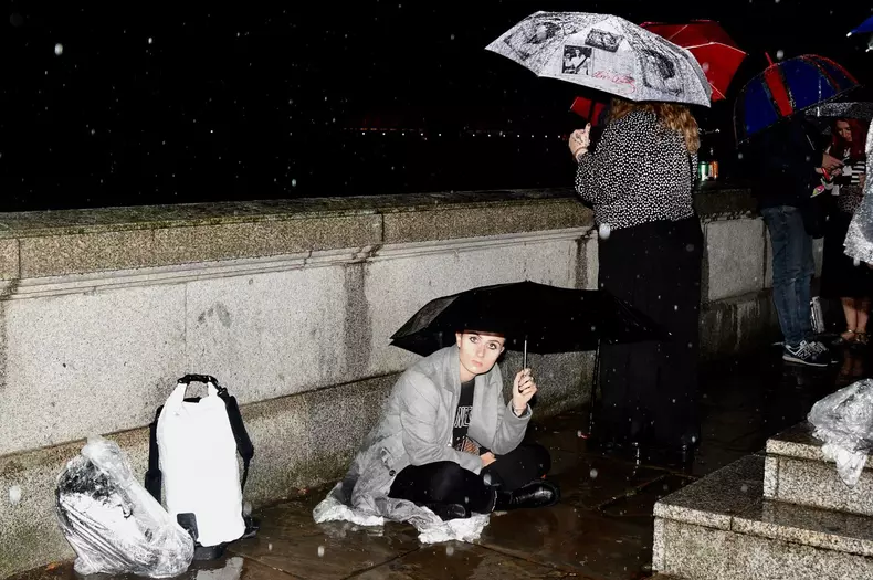 People In The Queue To See The Queen In Westminster Abbey During Heavy Rain, London - 13 Sep 2022