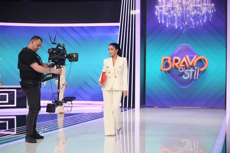 andreea-mantea-a-ajuns-fata-in-fata-cu-juratii-la-bravo-ai-stil-2