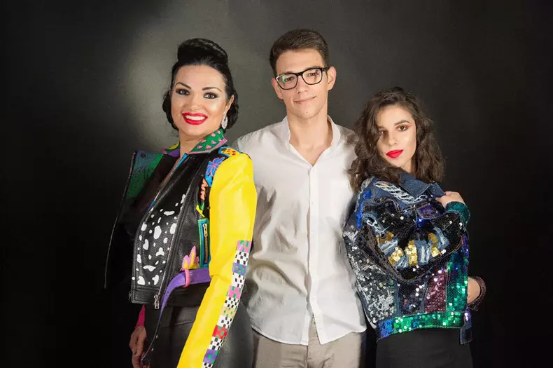 Ozana Barabancea și cei doi copii
