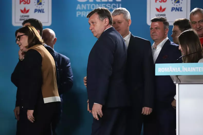 Plecare Antonescu cu Cătălin Predoiu FOTO Dumitru Angelescu