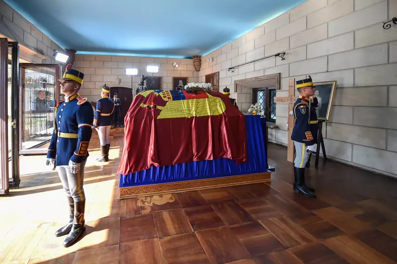 biserica-ortodoxa-romana-si-actul-repatrierii-reginei-mama-elena-131813