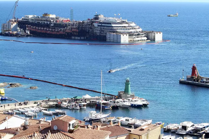 Costa_Concordia_EPA_3.jpg