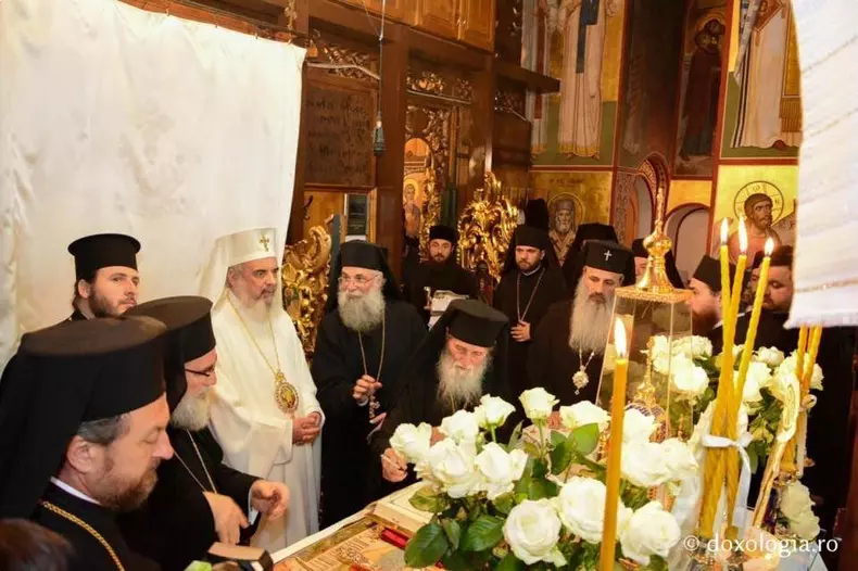 sarbatoare la manastirea Putna_patriarhul daniel (3)