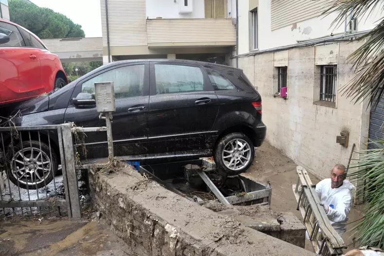 Inundații în Livorno, Toscana, Italia