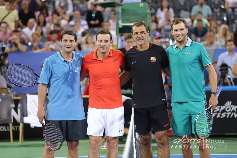 35299841_574347059647260_2223749227656249344_n