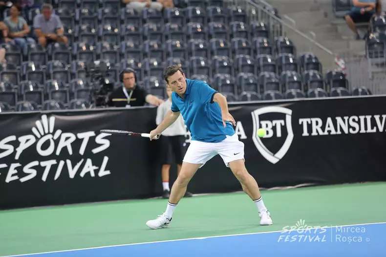 35330180_574271319654834_8392908245810806784_n