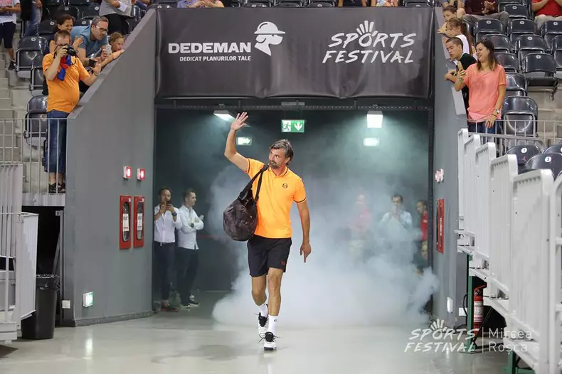 35350377_574271459654820_4218855622201835520_n