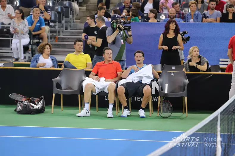 35361765_574347132980586_3125298820552851456_n