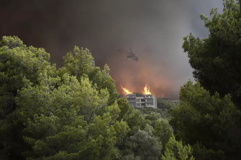 Incendii de vegetație în Grecia, în apropiere de Atena