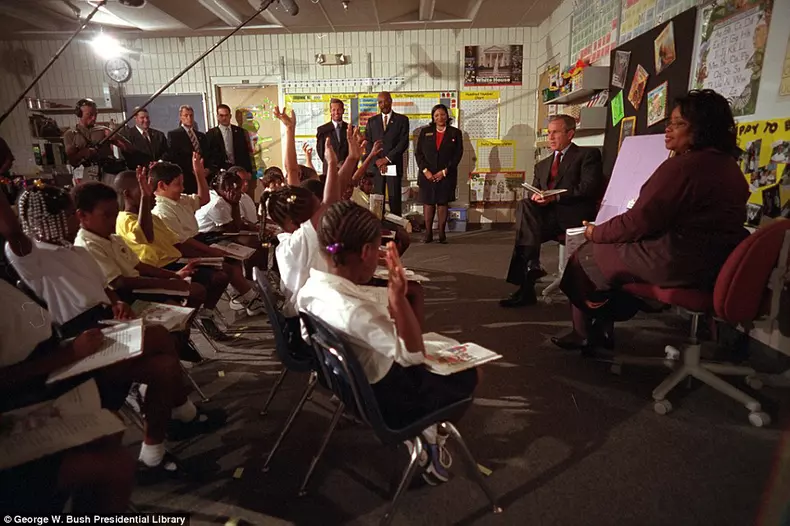 Imagini de colecție cu George W. Bush după atentatele teroriste din 11 septembrie 2001 (3)