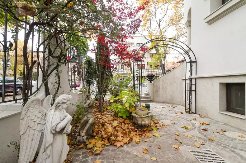 Vilă neobrâncovenească din Cotroceni, scoasă la vânzare de Artmark (7)
