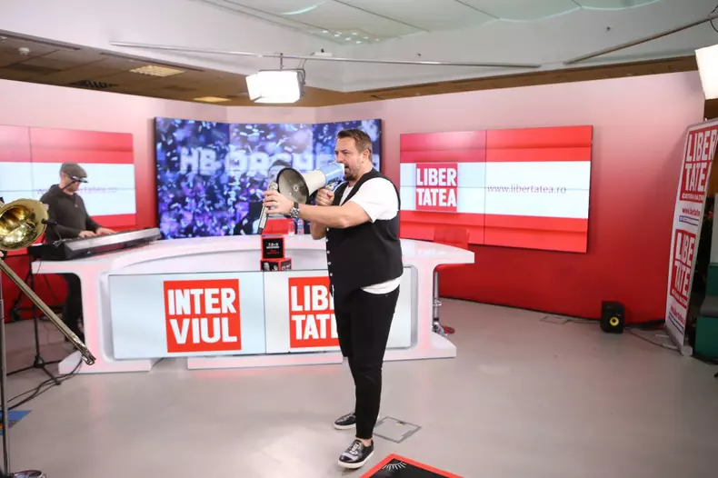 46831085_268870330Horia Brenciu, concert în redactia Libertatea648153_1874274146871934976_n