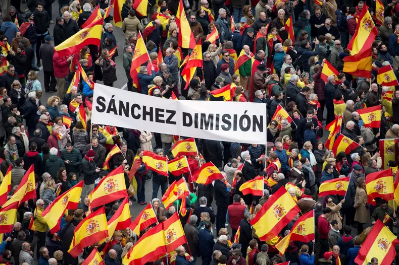 Spanish opposition parties hold demonstration for general election