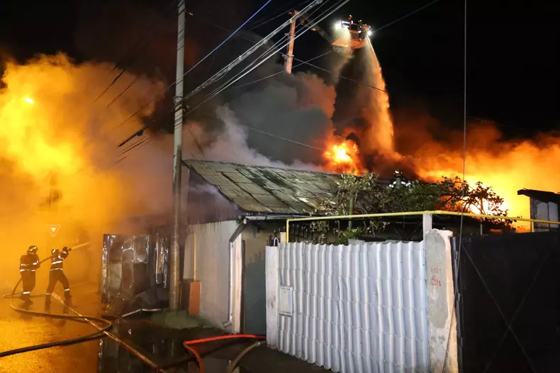 incendiu sectorul 4-Berceni_ISUBIF