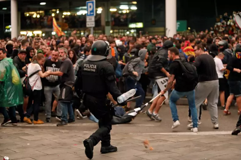 proteste violente în Barcelona