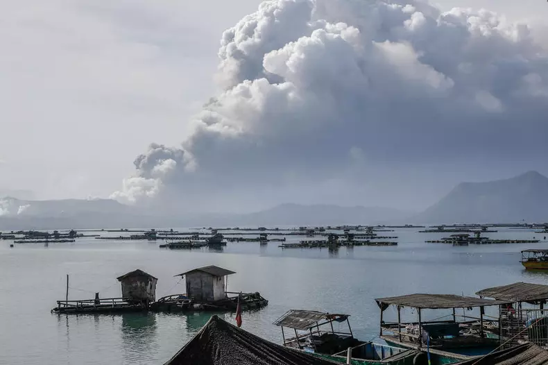 Vulcanul Taal din Filipine a început să erupă