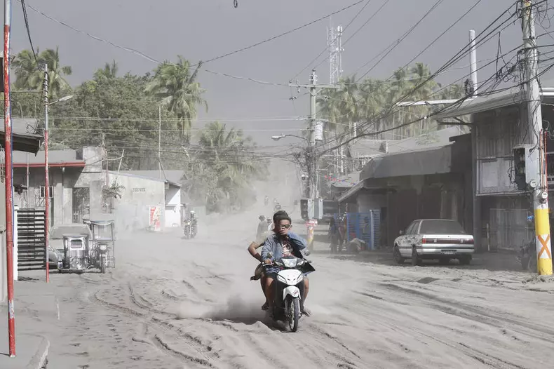 Vulcanul Taal din Filipine a început să erupă