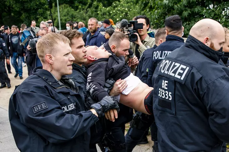 Proteste la Berlin (Germania). Foto: Hepta