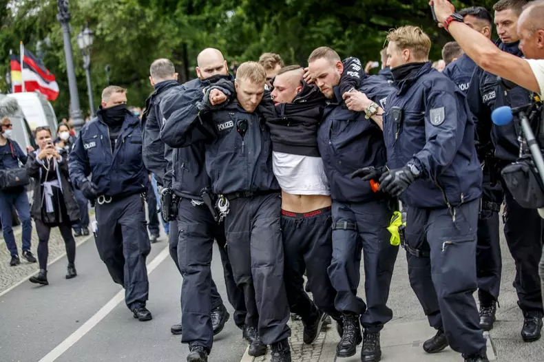 Proteste la Berlin (Germania). Foto: Hepta