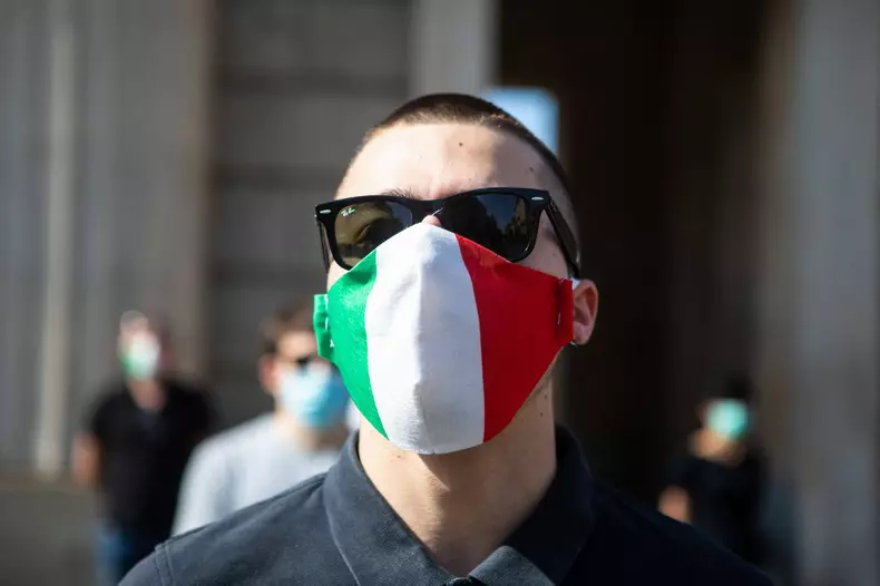 Proteste la Milano (Italia). Foto: Hepta