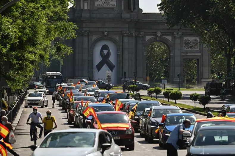 Vehicle convoy protest against central government on covid-19 handling