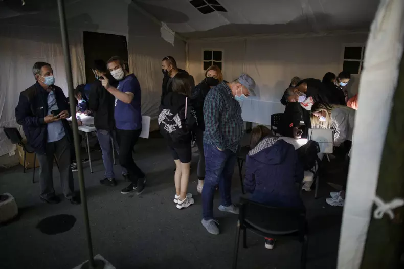 maraton vaccinare Sala Palatului _ Foto_ Inquam _ Octav Ganea (4)